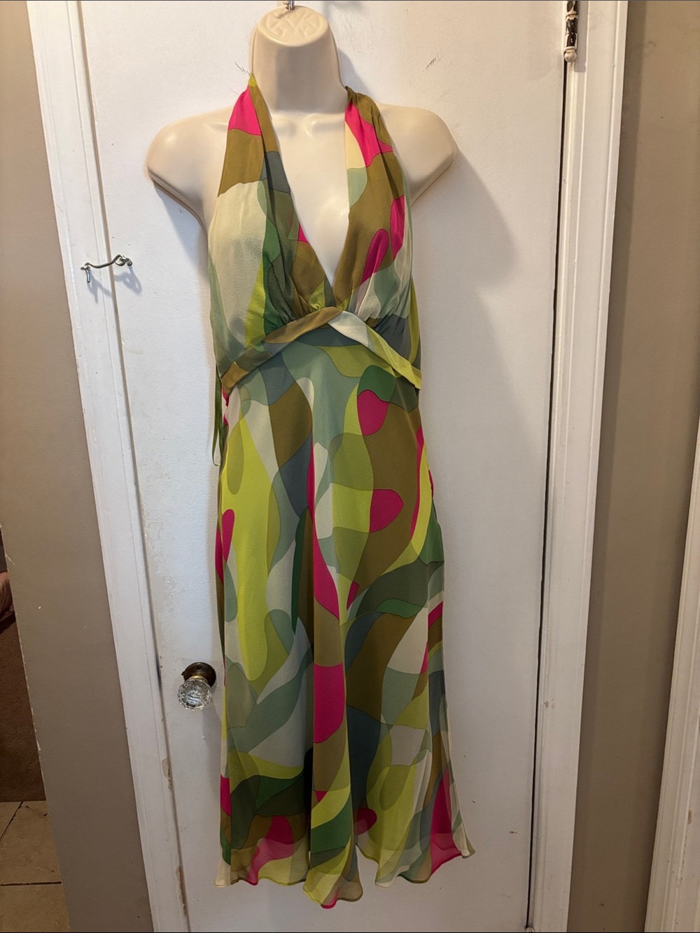 NWT BCBGMaxazria 10 Halter V-Neck silk new $248 26-143
